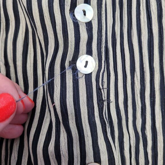 VINTAGE 90s striped iridescent button crinkle fabric‎ split side blouse S - Picture 10 of 12